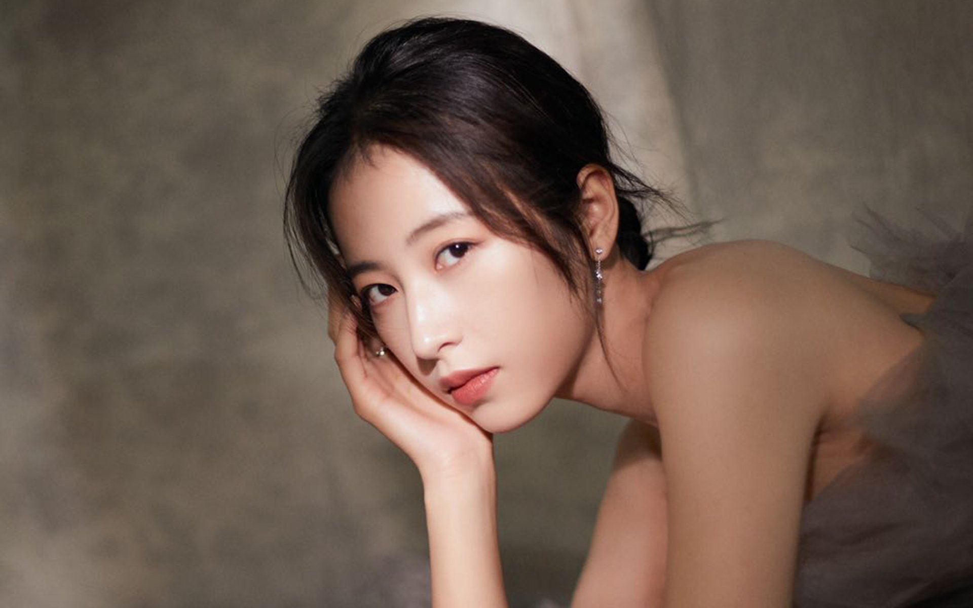 乐鱼（LEYU）体育-世界杯难忘狂欢夜：球迷欢呼不断，精彩纷呈，世界杯有多狂热