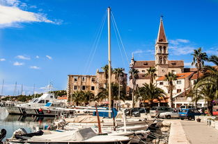 乐鱼电竞在线平台-梅西在国家队再度破门,助阿根廷稳步前行